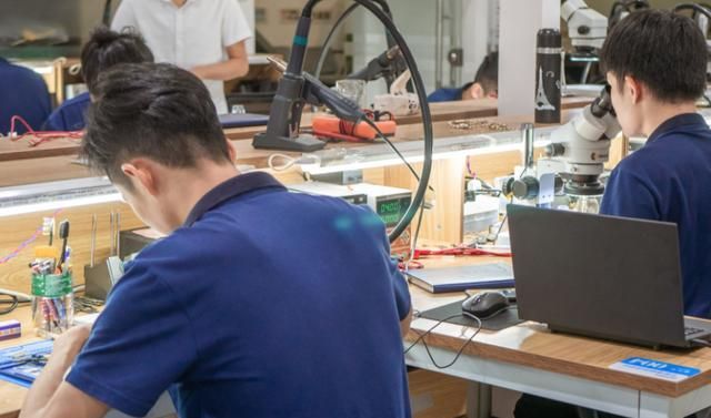 研究生团体秒变“女儿国”？女多男少的背后，原因究竟是什么休闲区蓝鸢梦想 - Www.slyday.coM