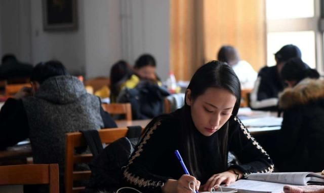 研究生团体秒变“女儿国”？女多男少的背后，原因究竟是什么休闲区蓝鸢梦想 - Www.slyday.coM