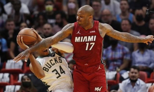 铜墙铁壁!轰下15+7+8一人撑起一套体系,36岁老将用实力证明价值休闲区蓝鸢梦想 - Www.slyday.coM