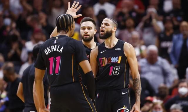 铜墙铁壁!轰下15+7+8一人撑起一套体系,36岁老将用实力证明价值休闲区蓝鸢梦想 - Www.slyday.coM