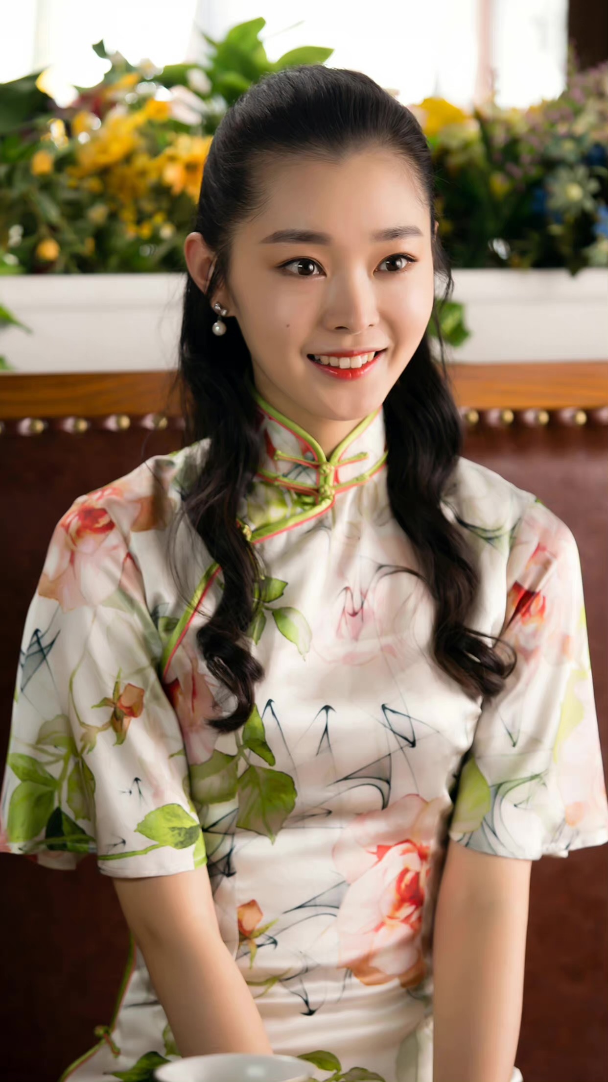 自伪装者之后都说宋轶的旗袍造型是一绝