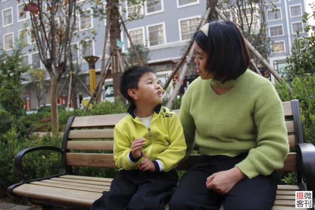 为救儿子，单亲妈妈每天足疗店打工凌晨回家：家中能卖的全卖完了休闲区蓝鸢梦想 - Www.slyday.coM