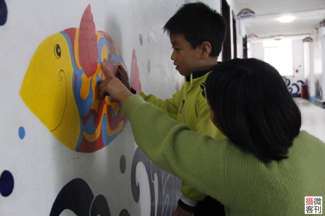 为救儿子，单亲妈妈每天足疗店打工凌晨回家：家中能卖的全卖完了休闲区蓝鸢梦想 - Www.slyday.coM