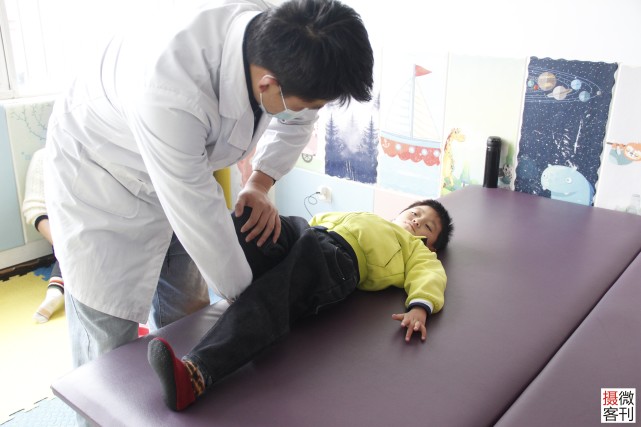 为救儿子，单亲妈妈每天足疗店打工凌晨回家：家中能卖的全卖完了休闲区蓝鸢梦想 - Www.slyday.coM