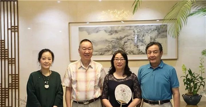 她是曾山的妻子曾任妇女部部长三子是少将小女也是少将