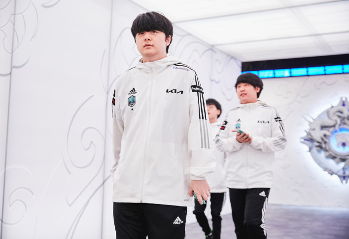 韩媒评选2021年度最佳打野,五名选手获得提名,LPL三位选手入选休闲区蓝鸢梦想 - Www.slyday.coM 韩媒评选2021年度最佳打野,五名选手获得提名,LPL三位选手入选休闲区蓝鸢梦想 - Www.slyday.coM