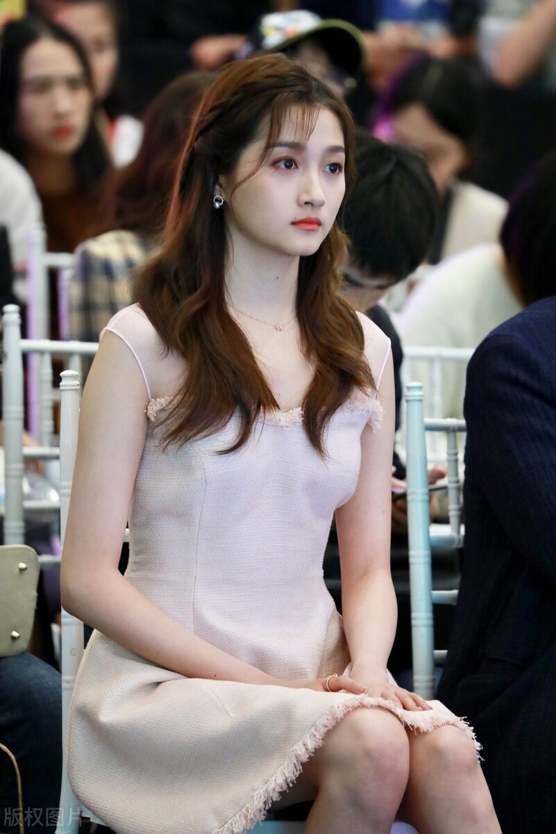 新晋四小花旦,你更看好谁?|张子枫|欧阳娜娜|关晓彤_新浪新闻