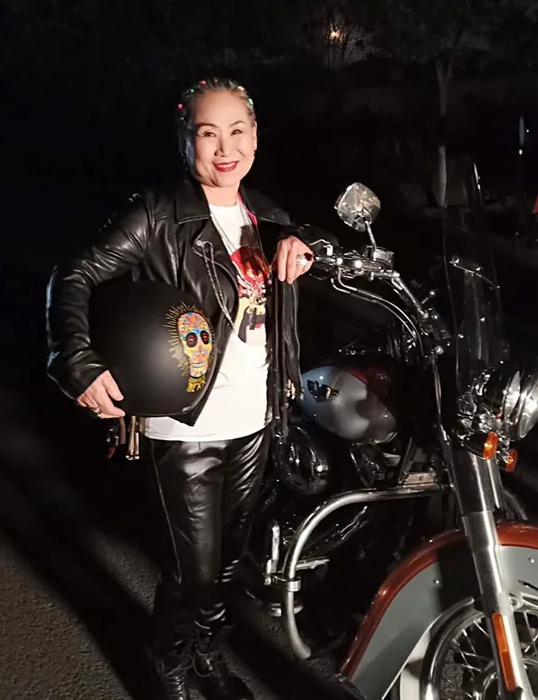 百亿老太苇青扮丑卖惨只是表象她和六个孩子相互成就