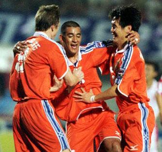 2002年,山东鲁能锋线为宿茂臻和乌克兰外援谢尔盖,替补前锋是相福军