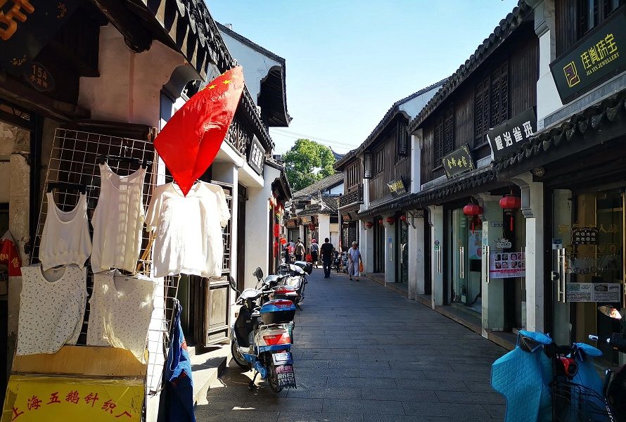 上海宝山,远离城市喧嚣的老街,虽然冷清却静谧安然