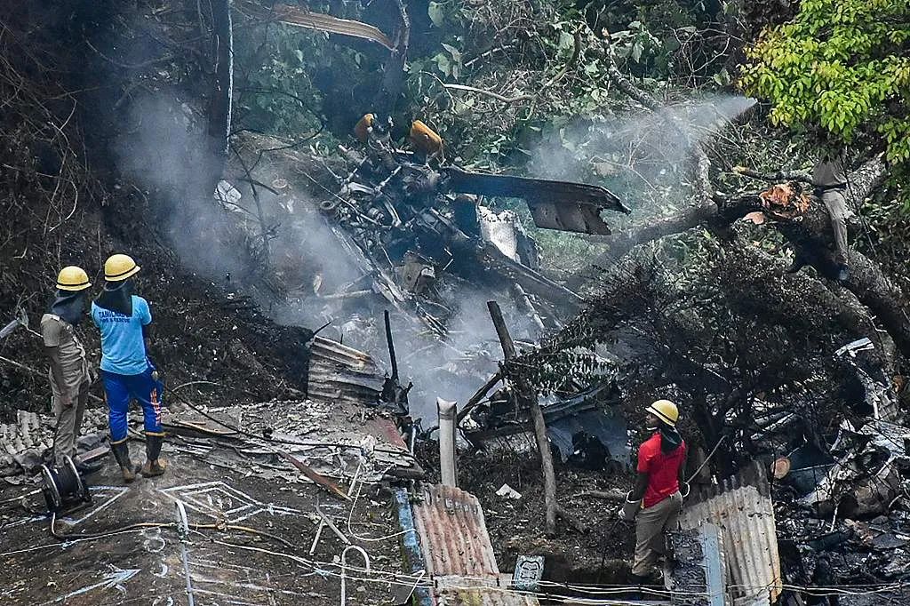 印国防参谋长坠机身亡 专家称或与大雾能见度低有关