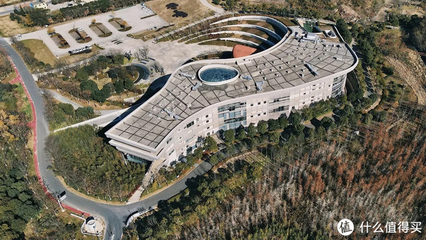 国内高颜值的小众温泉酒店，这家得有姓名！休闲区蓝鸢梦想 - Www.slyday.coM