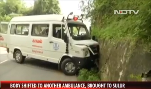 运送印度国防参谋长遗体的车队，半路又出了车祸…休闲区蓝鸢梦想 - Www.slyday.coM