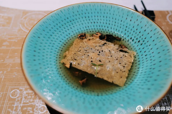 国内高颜值的小众温泉酒店，这家得有姓名！休闲区蓝鸢梦想 - Www.slyday.coM