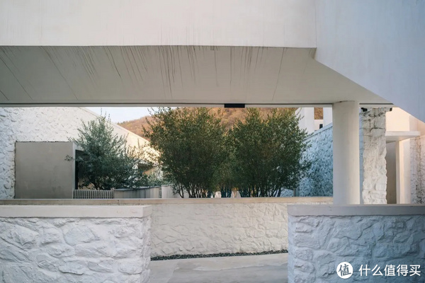 国内高颜值的小众温泉酒店，这家得有姓名！休闲区蓝鸢梦想 - Www.slyday.coM