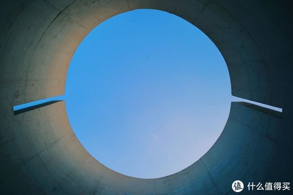 国内高颜值的小众温泉酒店，这家得有姓名！休闲区蓝鸢梦想 - Www.slyday.coM