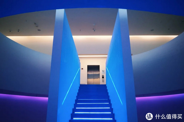 国内高颜值的小众温泉酒店，这家得有姓名！休闲区蓝鸢梦想 - Www.slyday.coM