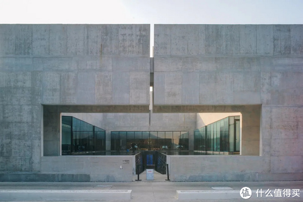 国内高颜值的小众温泉酒店，这家得有姓名！休闲区蓝鸢梦想 - Www.slyday.coM