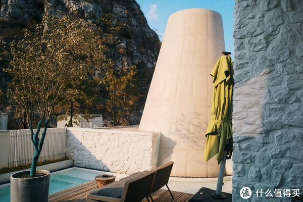 国内高颜值的小众温泉酒店，这家得有姓名！休闲区蓝鸢梦想 - Www.slyday.coM