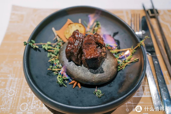 国内高颜值的小众温泉酒店，这家得有姓名！休闲区蓝鸢梦想 - Www.slyday.coM