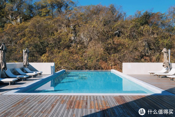 国内高颜值的小众温泉酒店，这家得有姓名！休闲区蓝鸢梦想 - Www.slyday.coM