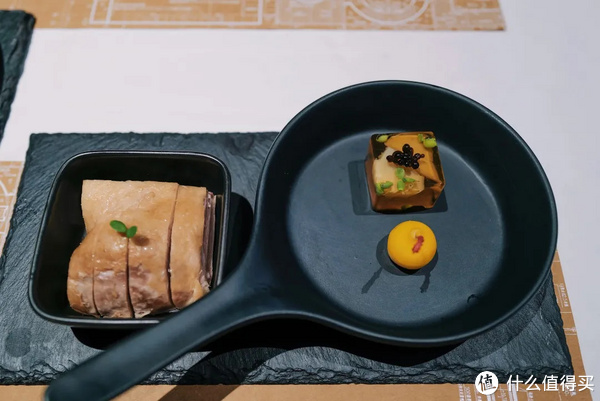 国内高颜值的小众温泉酒店，这家得有姓名！休闲区蓝鸢梦想 - Www.slyday.coM