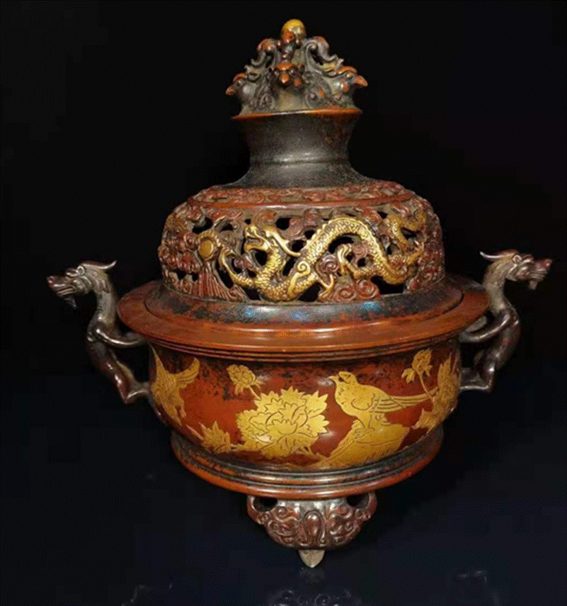 仿明精铸紫铜胎鎏金花鸟纹螭龙耳熏炉（企业供图，央广网发）