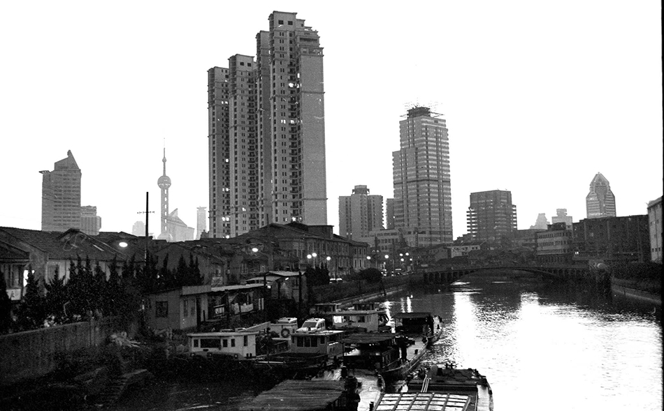 浙江路桥附近的苏州河&nbsp; 1995年7月 &nbsp;种楠 摄