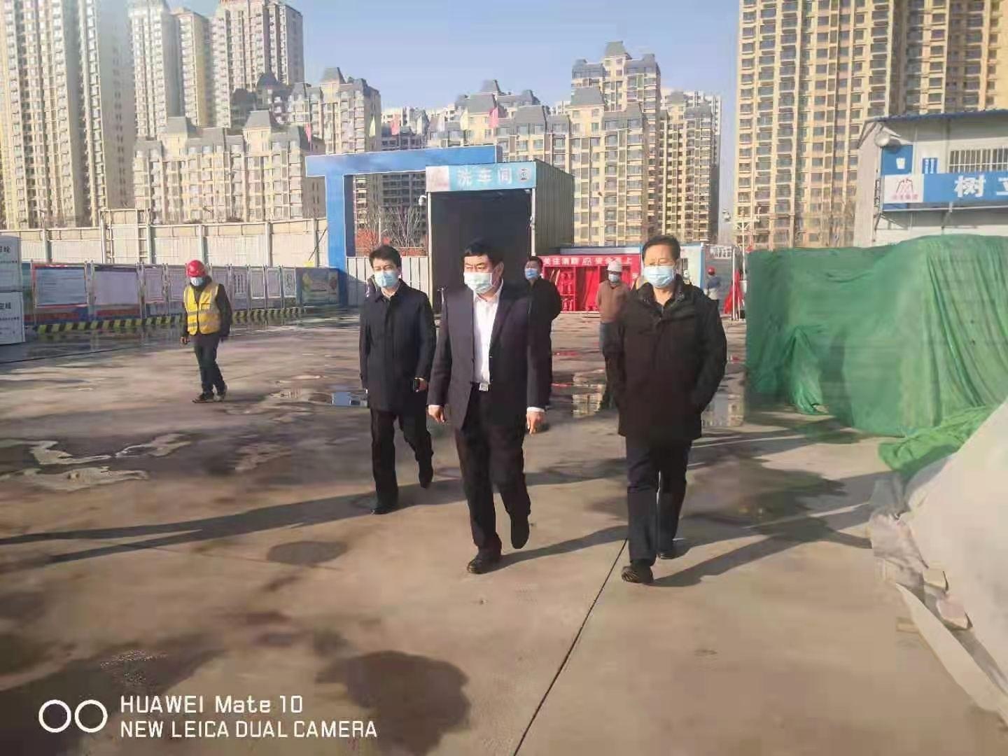 邯郸市建设局王兆社局长督导检查施工现场疫情防控和施工安全管理工作