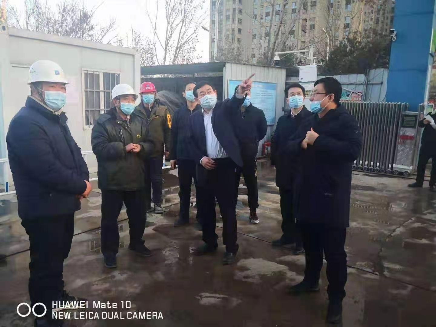 邯郸市建设局王兆社局长督导检查施工现场疫情防控和施工安全管理工作