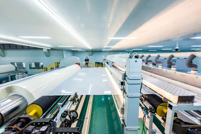 裕兴薄膜生产车间"平方"变"立方"总部位于钟楼区大数据产业园的常州微