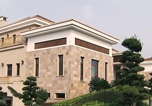 玻璃大王曹德旺的2700㎡福州别墅,管家16位,茅台成箱放