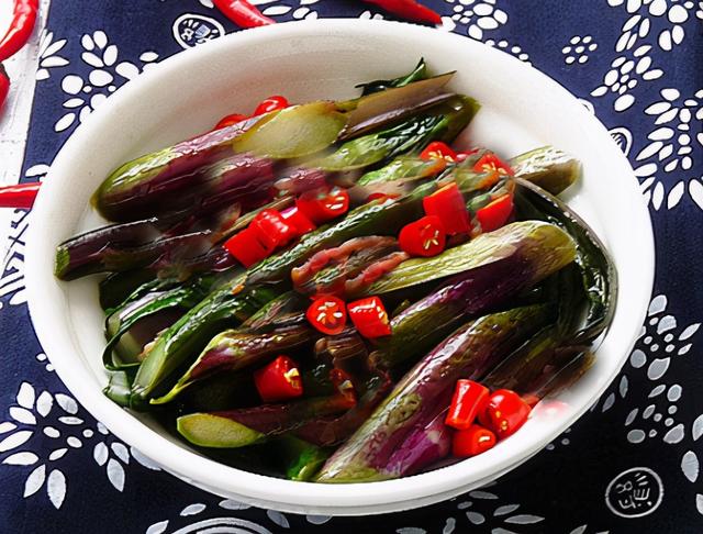 炒红菜苔时牢记1个小诀窍红菜苔脆嫩鲜香口感好不发苦