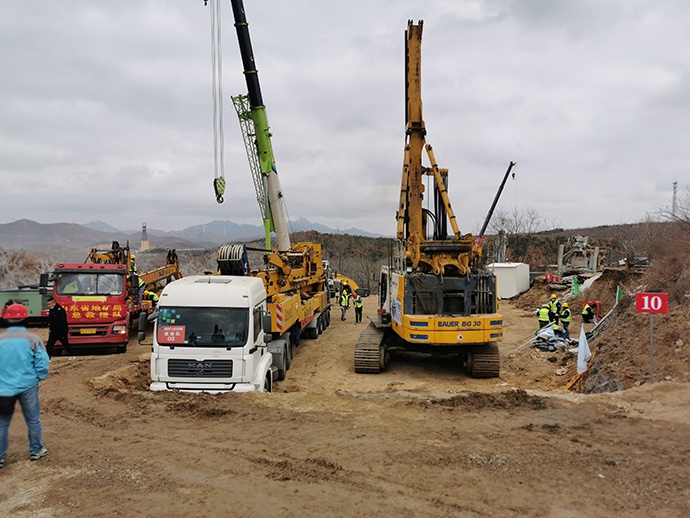 栖霞金矿事故救援进程：10号钻孔即将开钻 口径满足升井要求