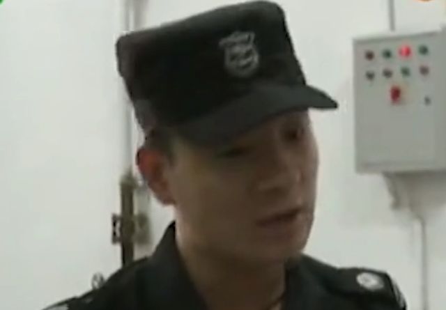 私人车位被女司机霸占，男子开两辆豪车连赌4天，男子：向我道歉休闲区蓝鸢梦想 - Www.slyday.coM