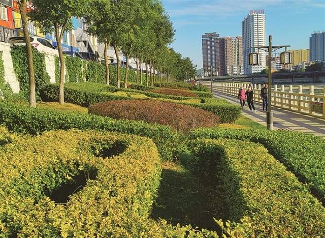 临县加大推进文明县城创建力度城区面貌焕然一新