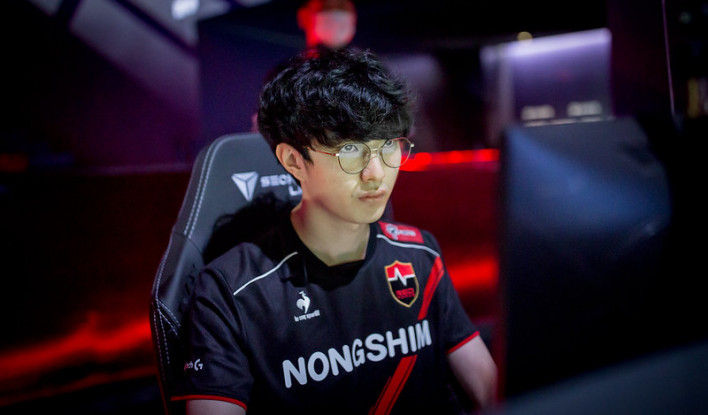 韩媒评选年度最佳下路选手,五位提名选手公布:TA凭什么入选?休闲区蓝鸢梦想 - Www.slyday.coM 韩媒评选年度最佳下路选手,五位提名选手公布:TA凭什么入选?休闲区蓝鸢梦想 - Www.slyday.coM