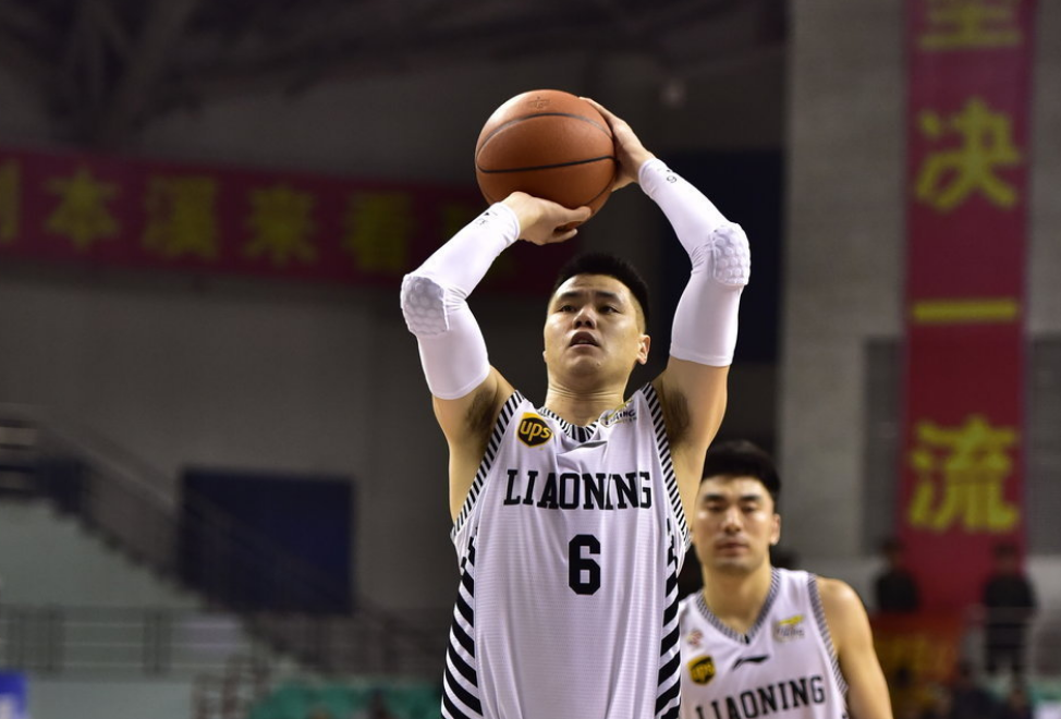 正式出山曝贺天举受邀重返中国篮坛渴望再拿一座总冠军