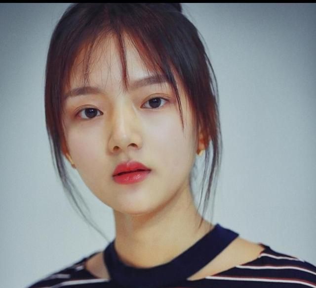 95后颜值与实力俱佳的新生代小花——任敏休闲区蓝鸢梦想 - Www.slyday.coM 95后颜值与实力俱佳的新生代小花——任敏休闲区蓝鸢梦想 - Www.slyday.coM