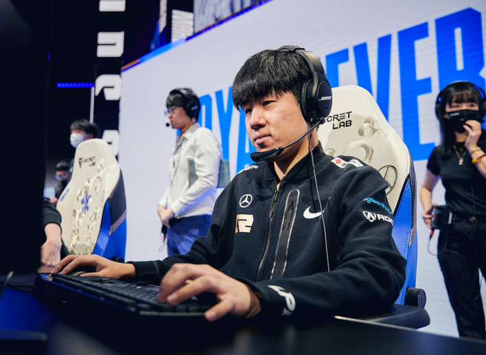 韩媒评选年度最佳下路选手,五位提名选手公布:TA凭什么入选?休闲区蓝鸢梦想 - Www.slyday.coM 韩媒评选年度最佳下路选手,五位提名选手公布:TA凭什么入选?休闲区蓝鸢梦想 - Www.slyday.coM