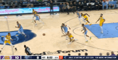 遭2年级30号秀连砍7分暴击，湖人被惹毛了，连续3次暴扣打停对手休闲区蓝鸢梦想 - Www.slyday.coM