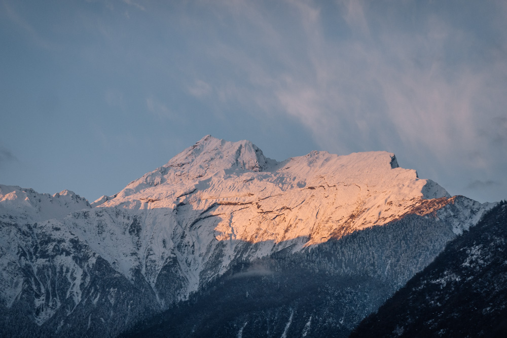 海螺沟日照金山堪称中国最美日出一辈子一定要看一次