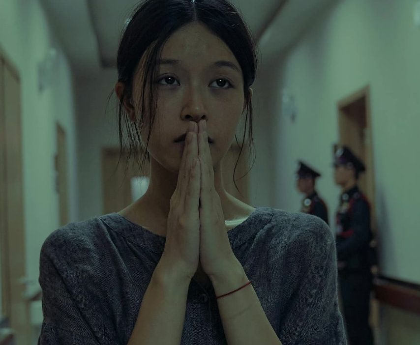 但文咏珊的的确确全素颜出镜拍摄《误杀2》,不得不说,敬业的女演员就