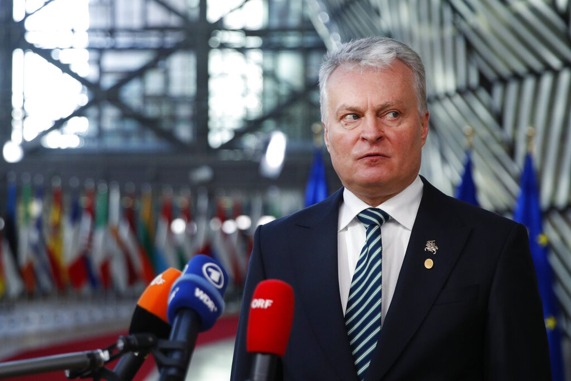 与拜登通话，立陶宛总统“邀美国永久驻军”休闲区蓝鸢梦想 - Www.slyday.coM