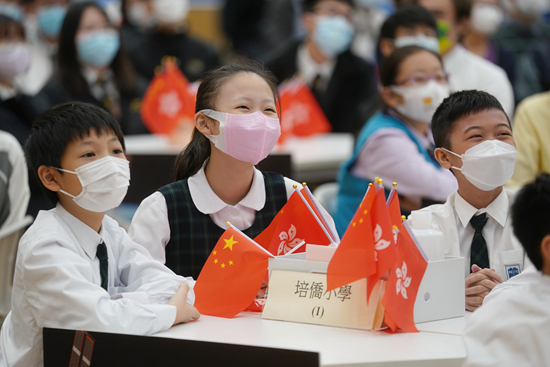 飞天梦永不失重 科学梦张力无限 中国空间站第一次太空授课休闲区蓝鸢梦想 - Www.slyday.coM