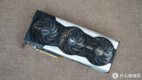 完全白给的性能？用RX 6900 XT实测告诉你AMD新驱动有多大提升休闲区蓝鸢梦想 - Www.slyday.coM