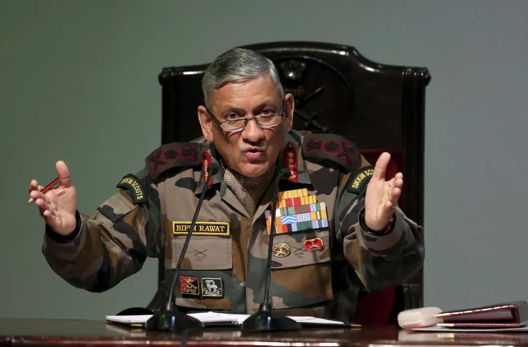 国防参谋长坠机身亡 能否让印军对自身清醒一些？