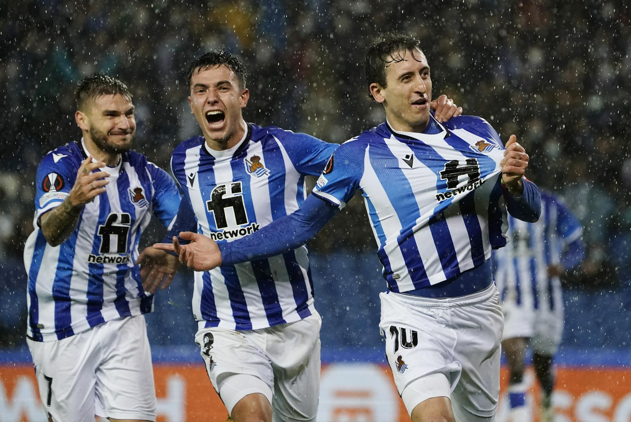 足球——欧罗巴联赛:皇家社会胜埃因霍温|皇家社会|埃因霍温|球员_新