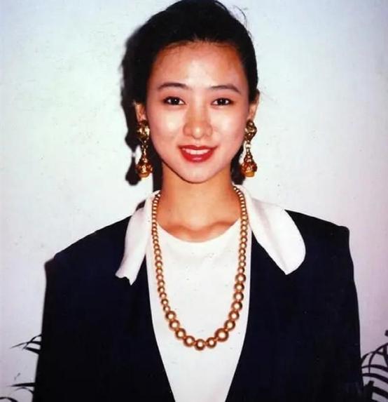 一婚快闪快离二婚被小3岁老公宠成公主翁虹哪来的底气