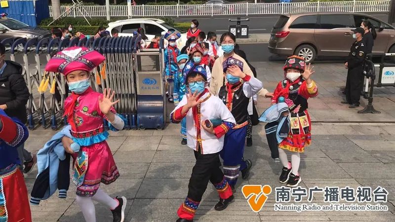 “天宫课堂”第一课，南宁孩子对话空间站，提了个什么问题？休闲区蓝鸢梦想 - Www.slyday.coM